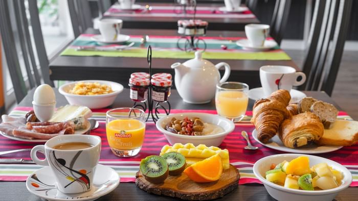 A warm breakfast served at Hotel Le Pillebois