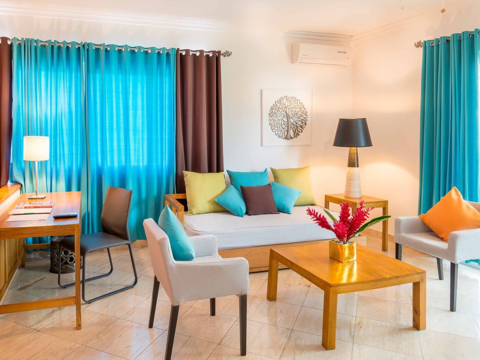 Living area in Junior Executive Suite at Hotel Montana Haiti