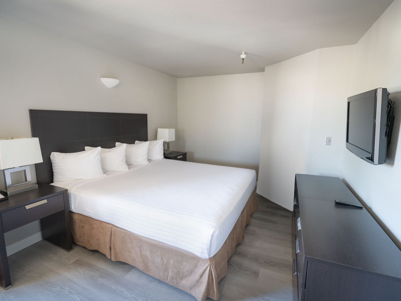 Extended Stay King Bed Suite at the Alexis Park Resort
