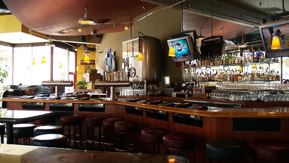 Silver Peak Grill & Taproom near Legacy Vacation Resorts