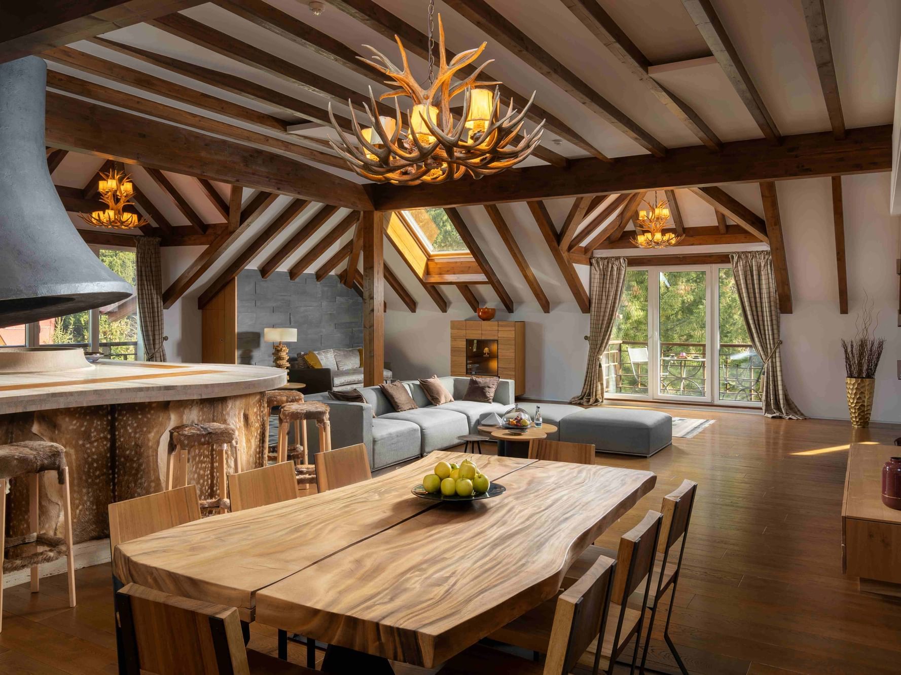 Wooden furniture in Presidential Suite at Ana Hotels