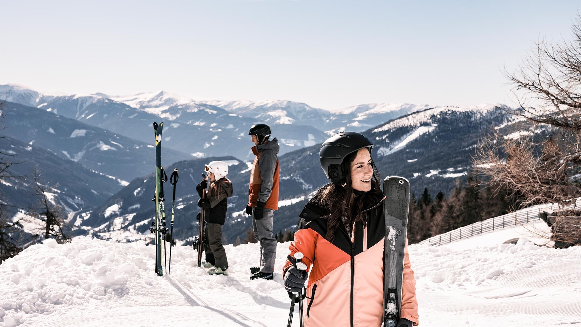 Falkensteiner Hotel Cristallo Skifahren Winter Aktiv Familie