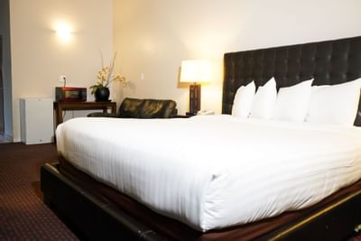 Bed of Grand 1 King & 1 Queen beds Suite at Hotel Buena Vista