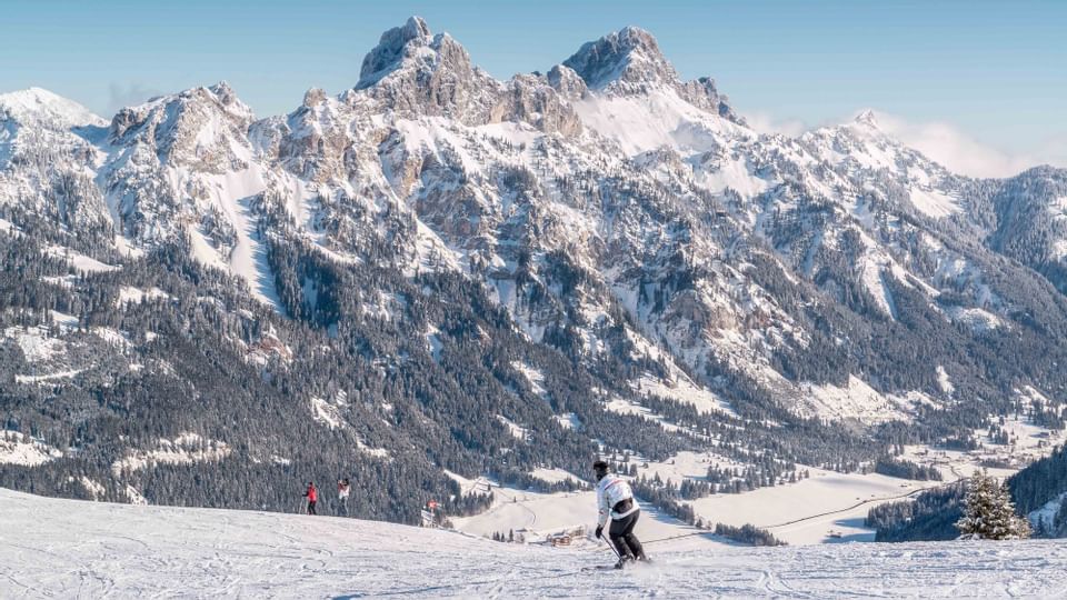 Skifahren im Tannheimer Tal in Tirol - Wellnesshotel ...liebes Rot-Flüh