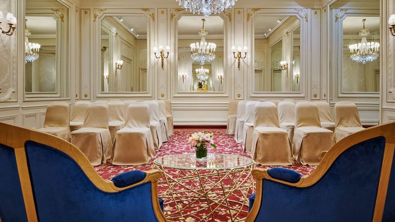 Capucines meeting room featuring chairs set up with elegant mirrored walls at Hôtel Westminster - Paris