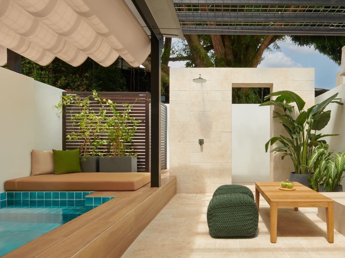 Courtyard Suite (Private Jacuzzi)