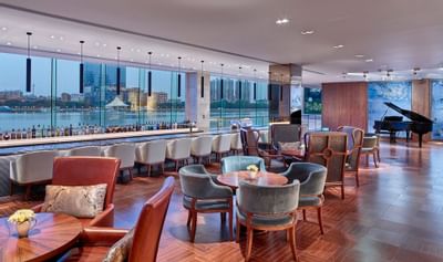 Hotel Lobby Lounge dining area at White Swan hotel