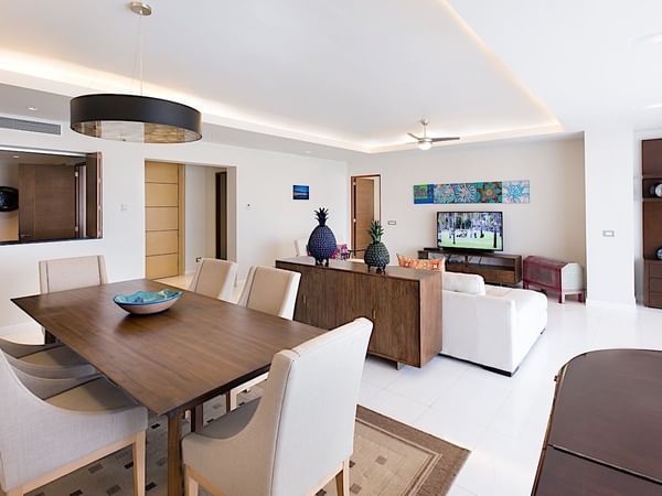 Dining area and living area in Imperial Suite at Mundo Imperial