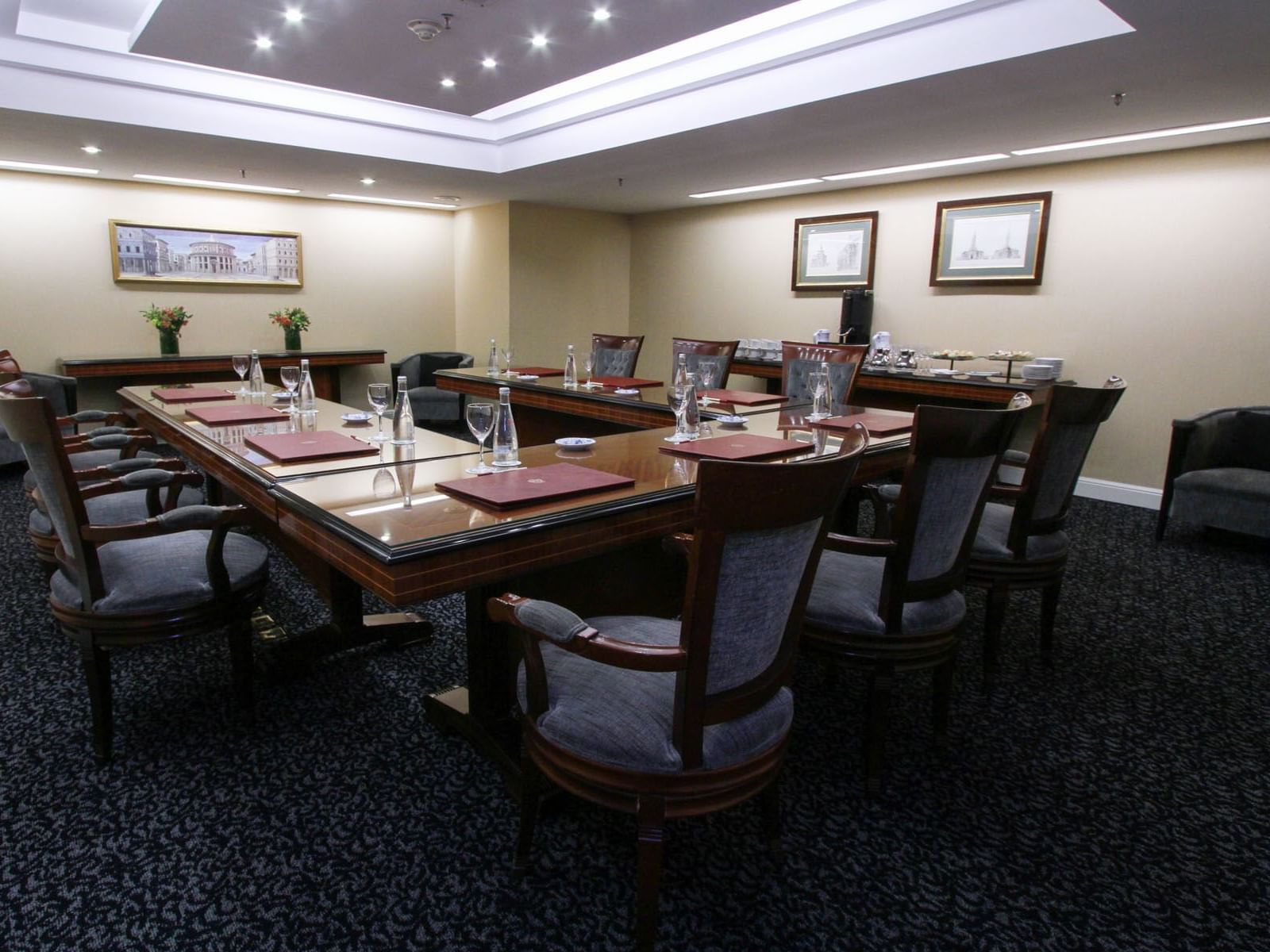 Arranged Business Centre at Hotel Emperador Buenos Aires