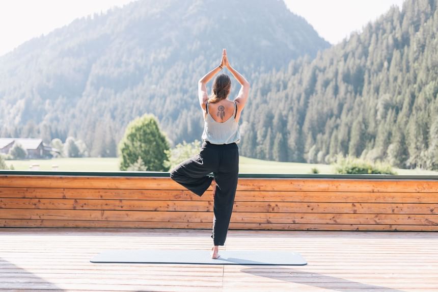 Yoga am Haldensee, Hotel Liebes Rot Flüh, Haldensee Tirol