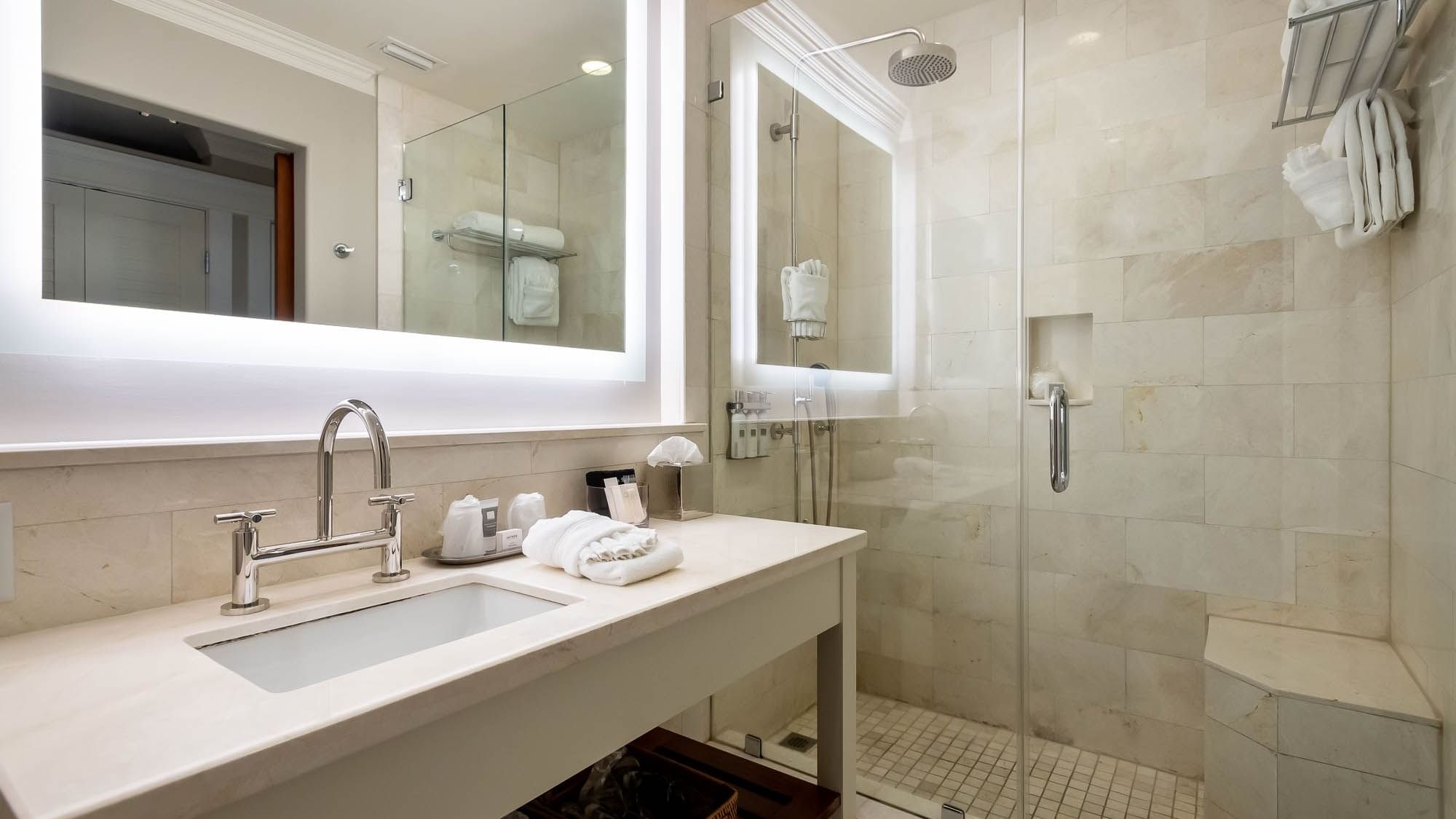The Pearl Guest Room Bathroom
