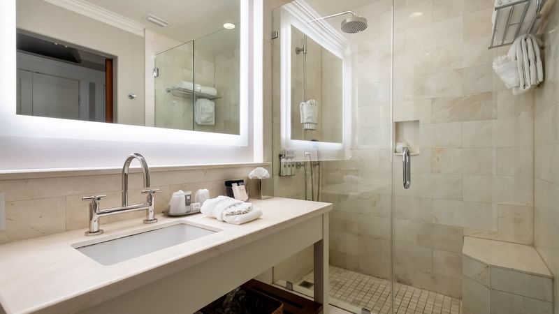 The Pearl Guest Room Bathroom