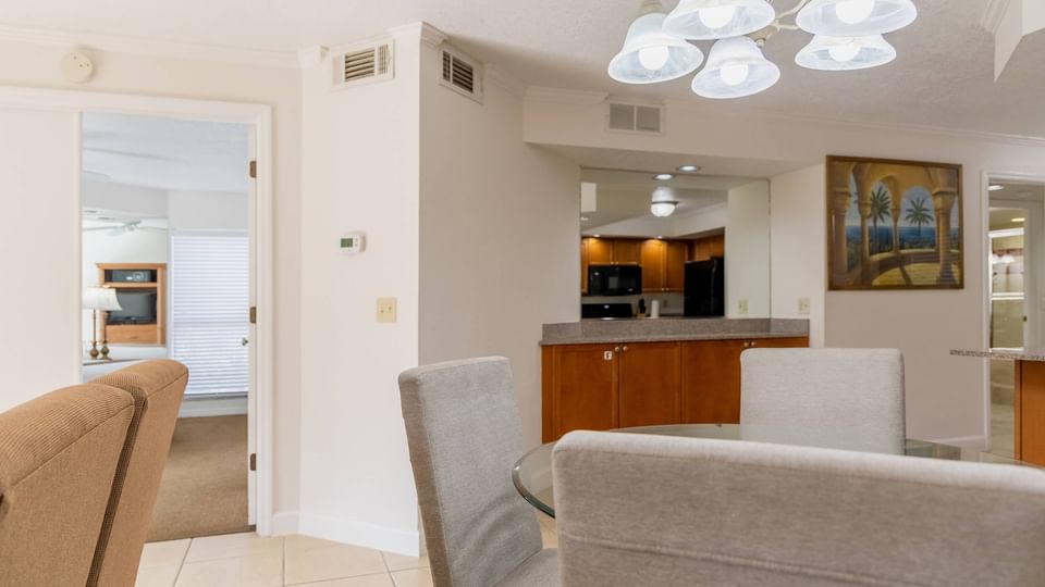 Dining Area at Legacy Vacation Resorts at Lake Buena Vista
