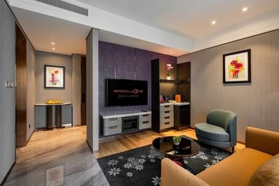 Panorama Pool Club Suite - Twin King (High Floor)