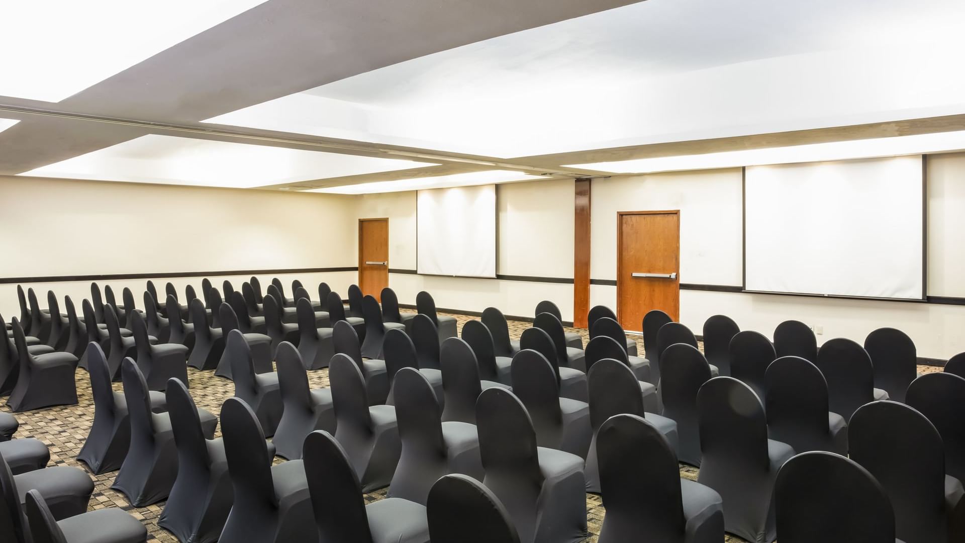 Chair set up in a meeting room at FI San Luis Potosí Oriente