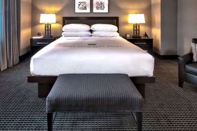 Deluxe Single Queen Room