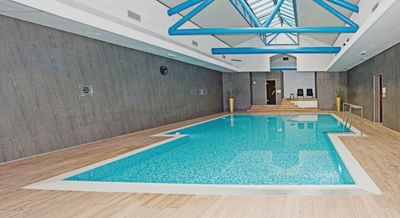 The indoor swimming pool at the Sandman Signature London Gatwick