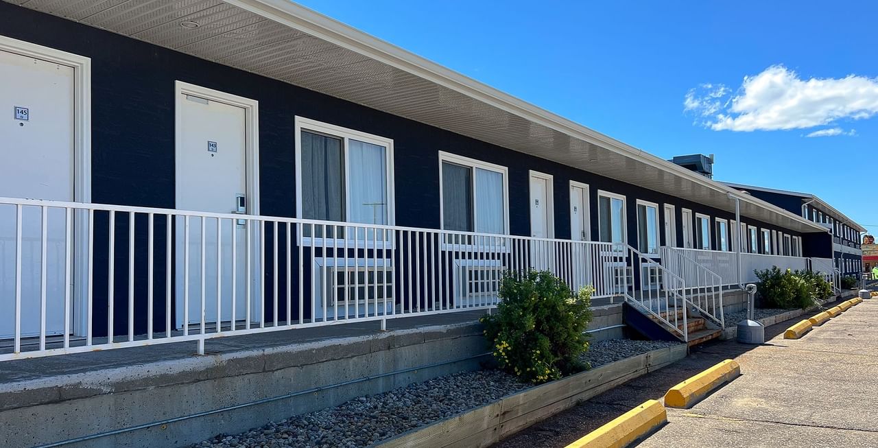 Coast Swift Current Exterior