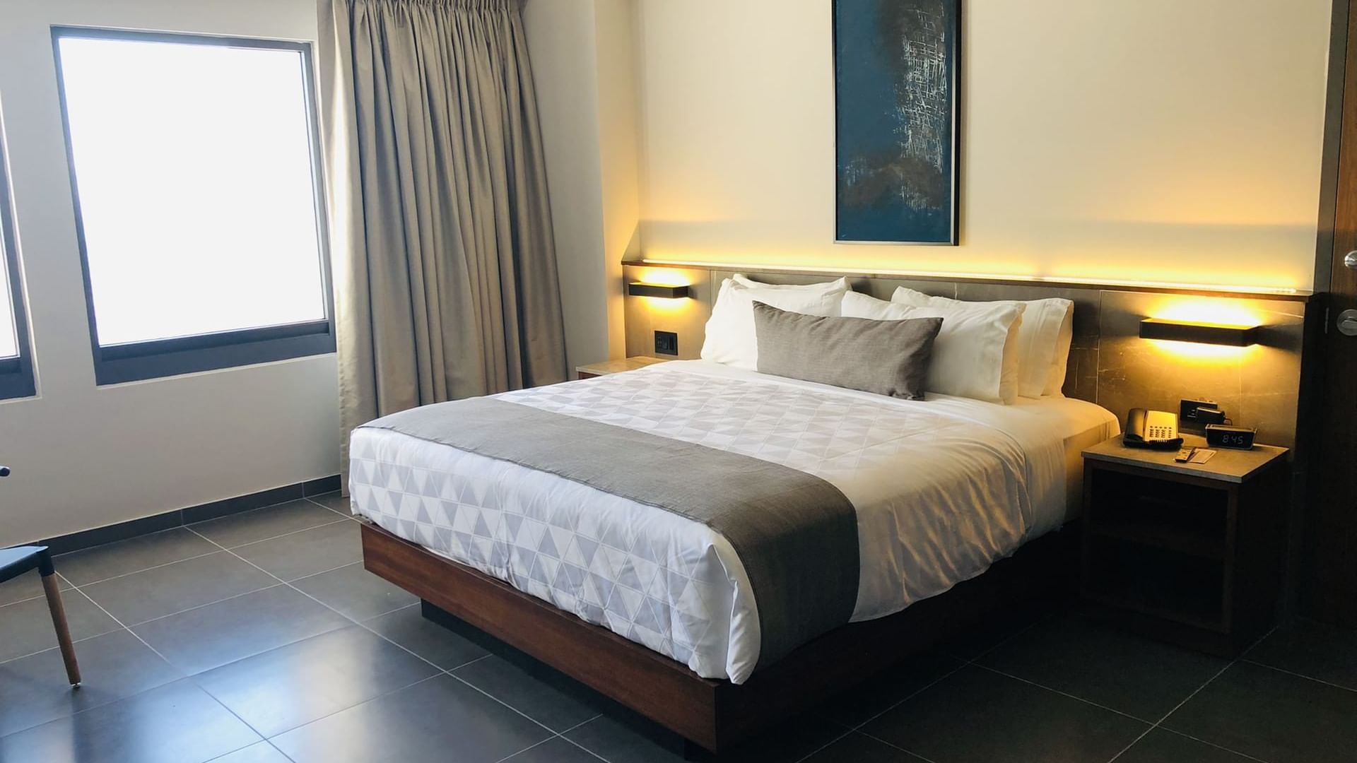 Habitación de Lujo King para Discapacitados | Alojamiento todo incluido, image size:1920x1080