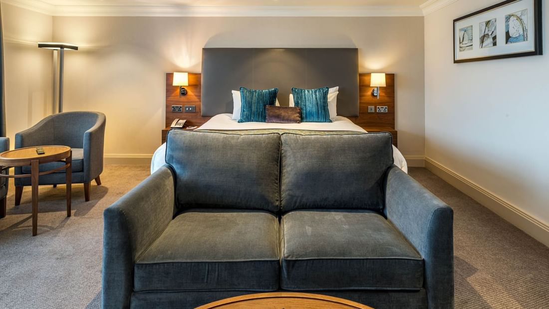 Lounge in Studio Apartments - King Room at Clermont Hotel Group