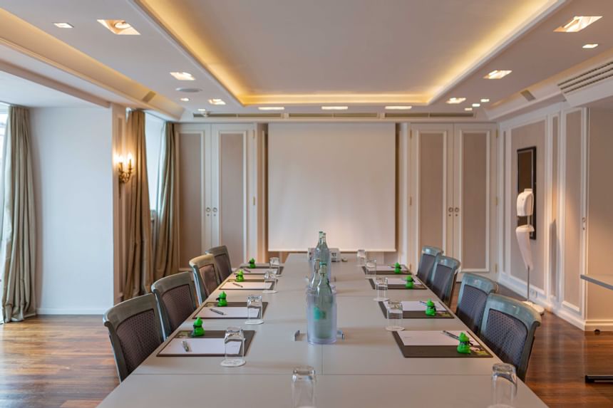 Close-up of Salon Merkur Meeting Room at Hotel Palace Munich