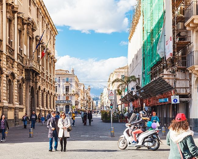 Catania, shopping among churches and baroque palazzos