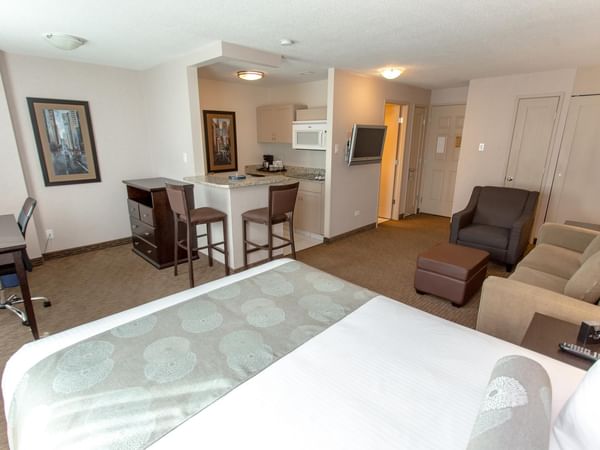 Premium Studio Queen Full Kitchenette