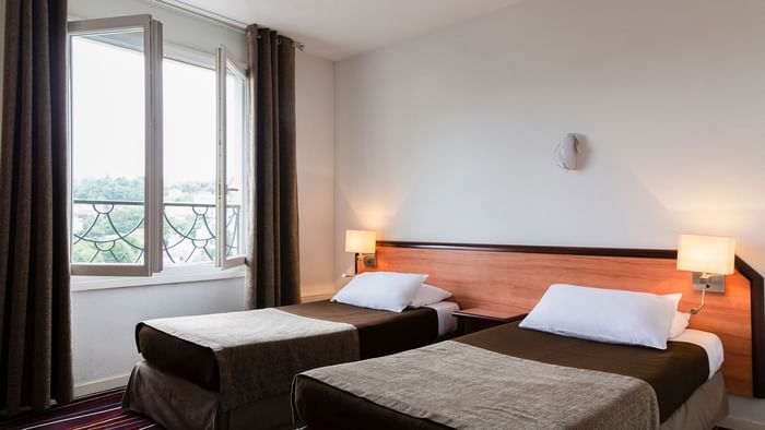 Interior of the Twin bedroom at Hotel Astoria Vatican