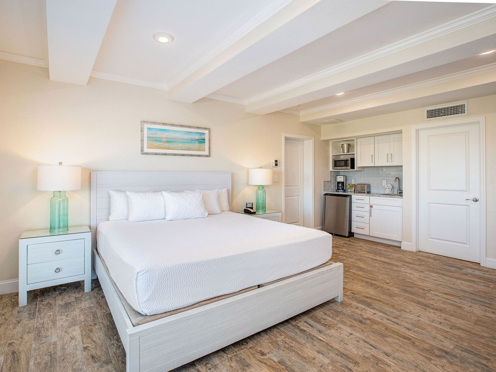Rooms and Suites - Legacy Vacation Resorts