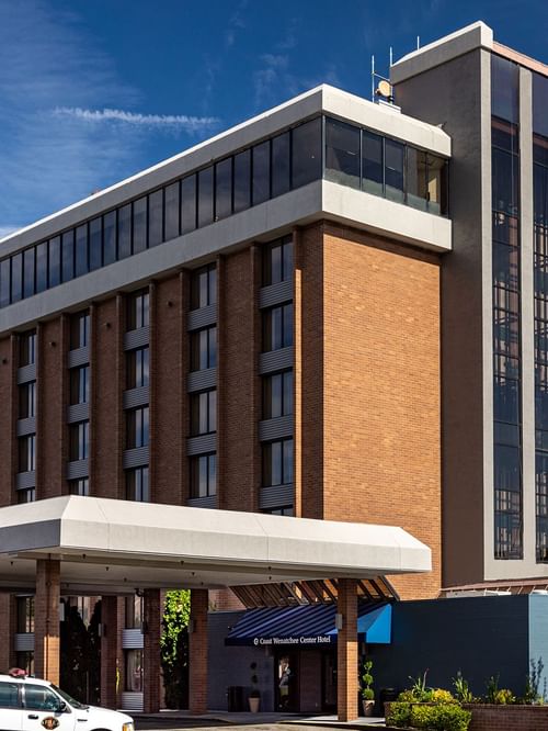 Exterior of Coast Wenatchee Center Hotel
