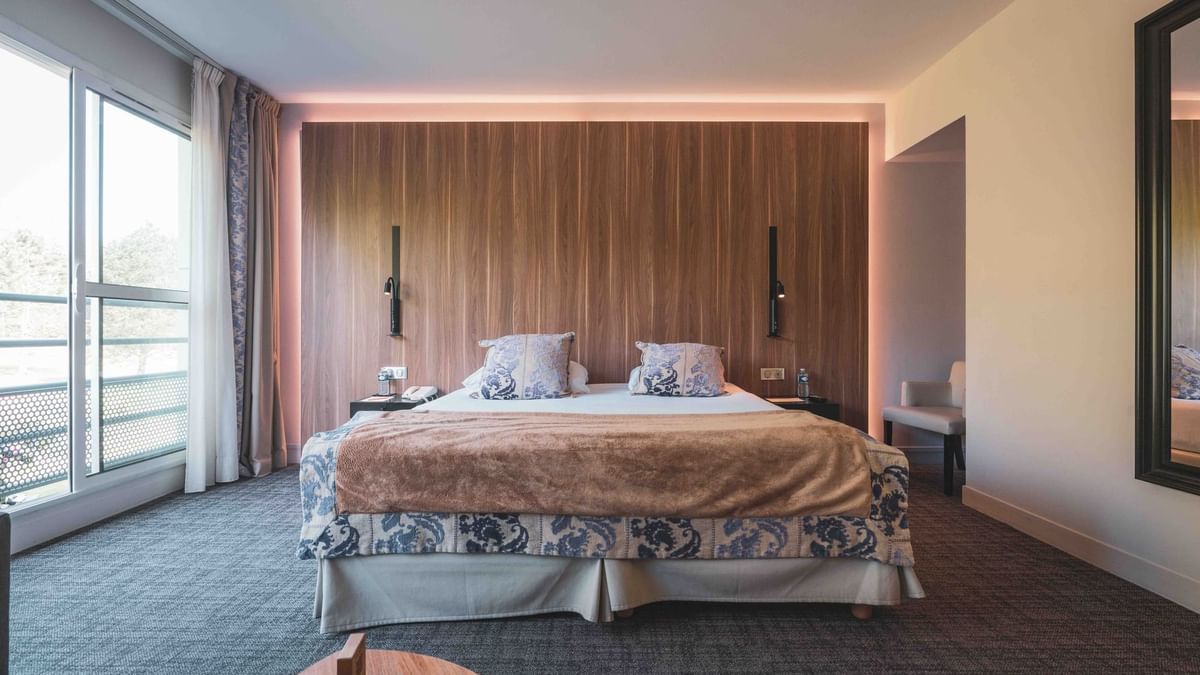 Chambre Deluxe avec vue sur le parc du Domaine ou privilège avec vue sur le Casino.