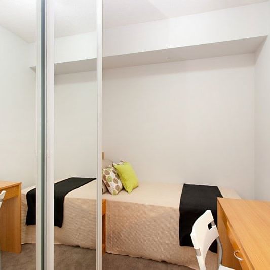 Two bedroom apartment small_UniLodge 570 Swanston Furnished Apartments