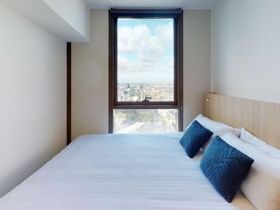 Melbourne-City-Studio-Queen-Bedroom