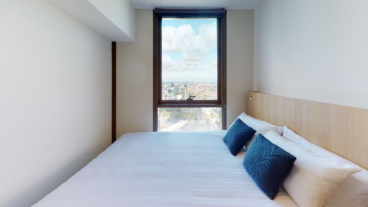Melbourne-City-Studio-Queen-Bedroom