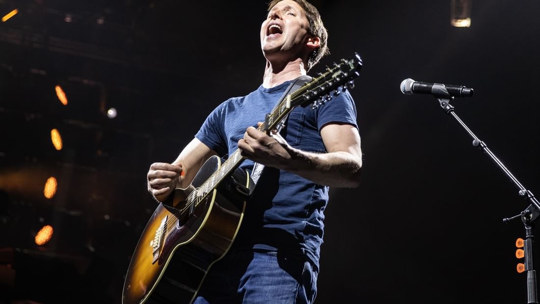 Accommodation James Blunt concert Melbourne