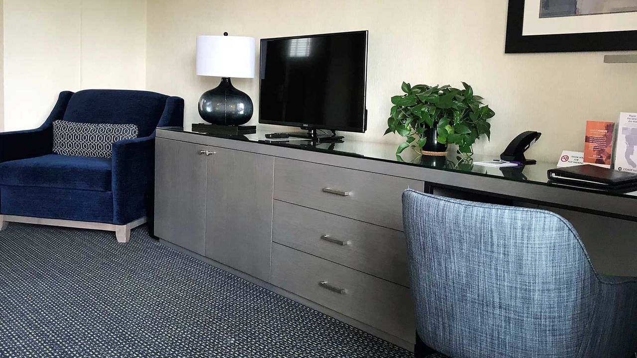 Spacious hotel room with habor view