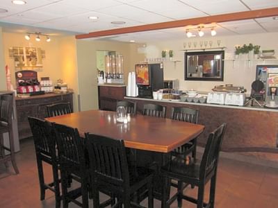 Dining area in the Breakfast Room at Franklin Suite Hotel, Fort Mcmurray Hotels Downtown