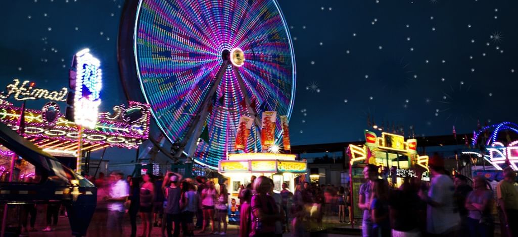 ferris wheel at night time