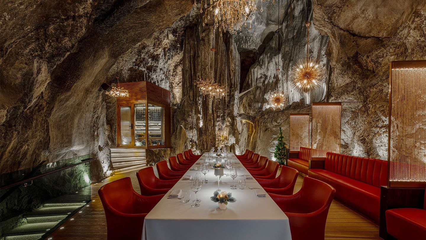 Festive Season Private Dining Space promote for festive year end corporate event and friends gathering