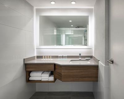 Vanity area in Deluxe King Bedroom at SENS Hotel