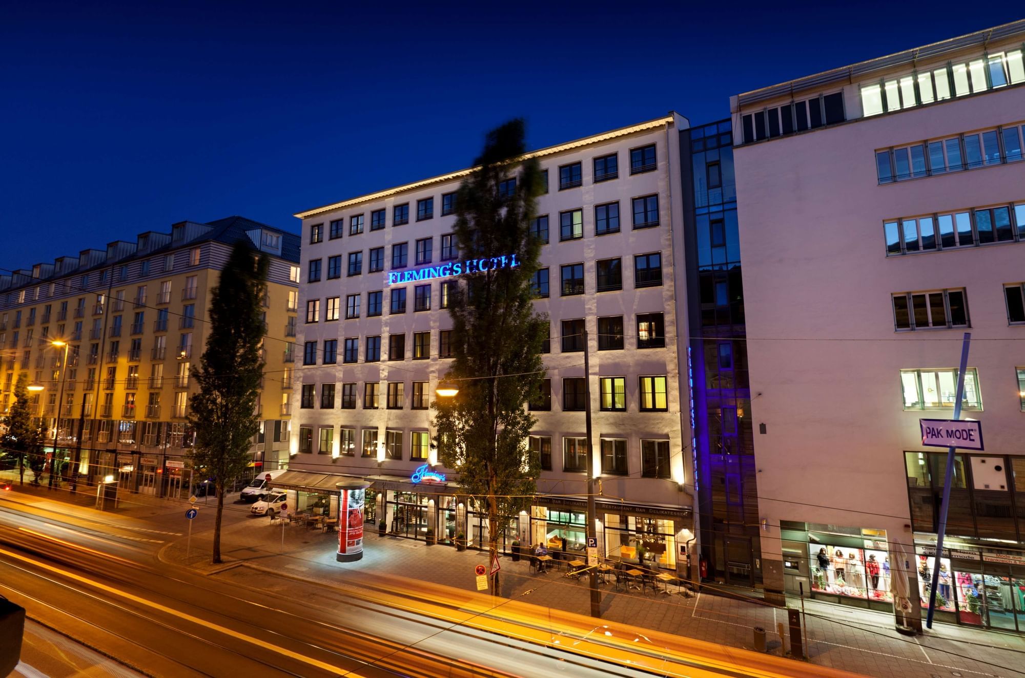 Exterior street view of Flemings Hotel München City