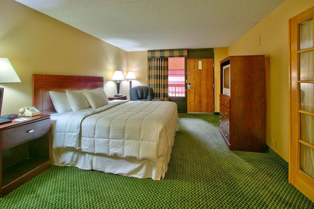 Rooms MCM Grande Hotel & Fundome Odessa