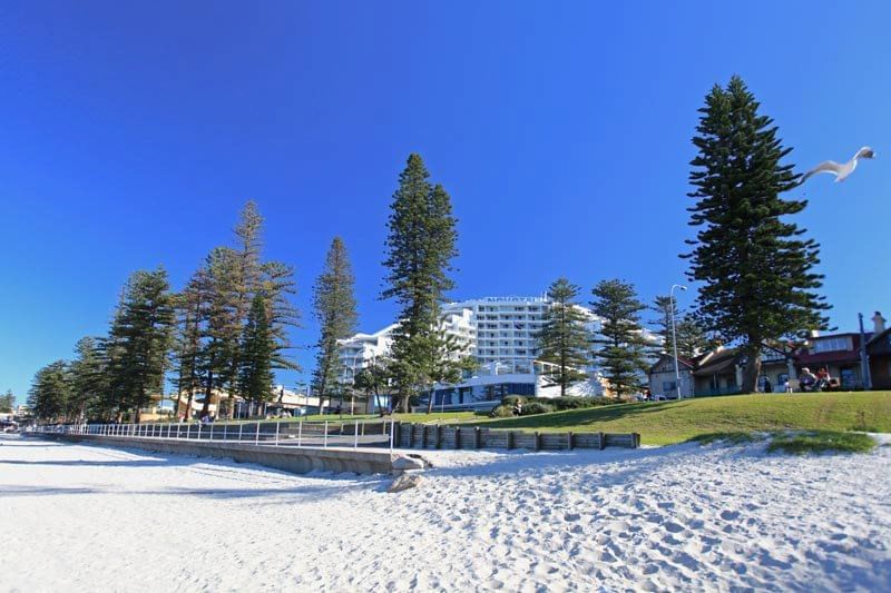 Beautiful Coastline at Novotel Sydney Brighton Beach 