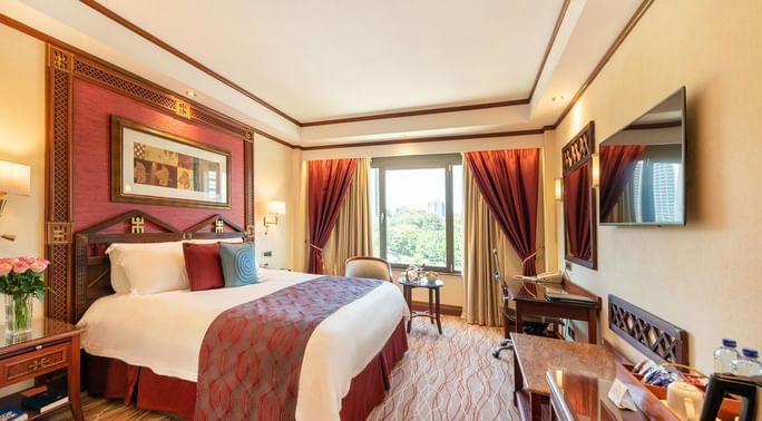 Deluxe room bedroom at the Nairobi Serena Hotel