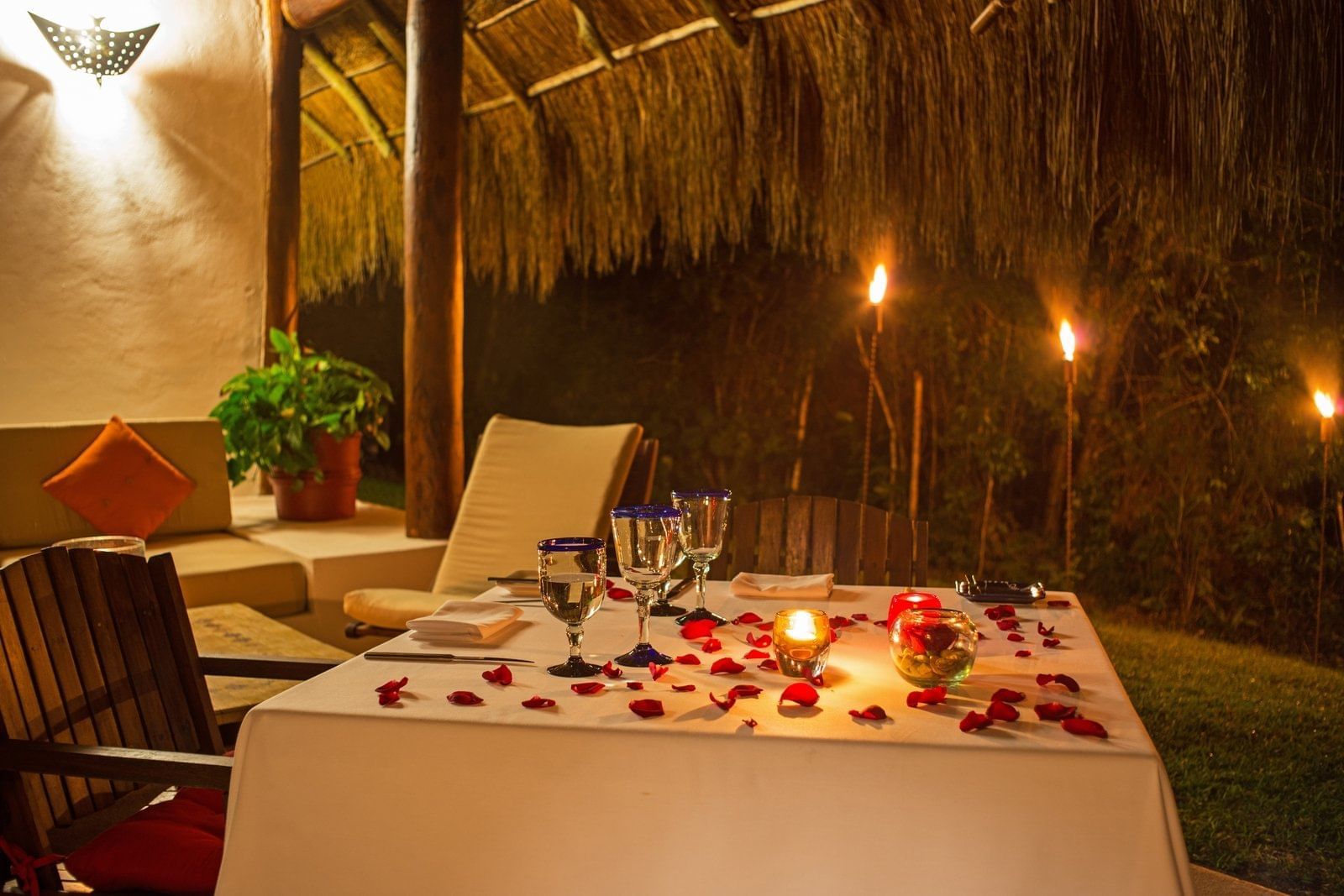 Romantic Dining with flower decor at The Explorean Kohunlich

