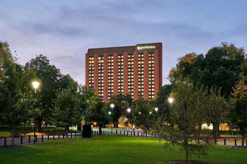 Pullman Melbourne on the Park | Melbourne Hotels | Melbourne Accommodation