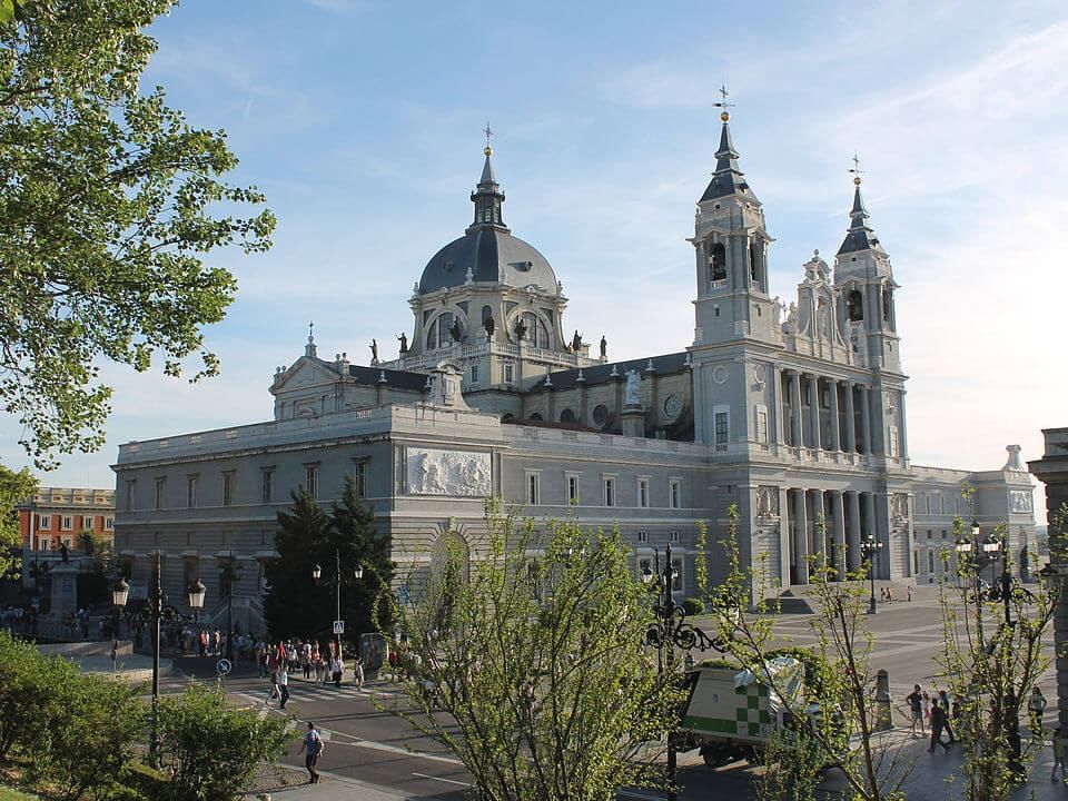 What to see in Madrid in 2 days Catedral de la Almudena