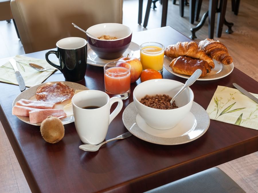 A warm breakfast served at Hotel La Cour Carree
