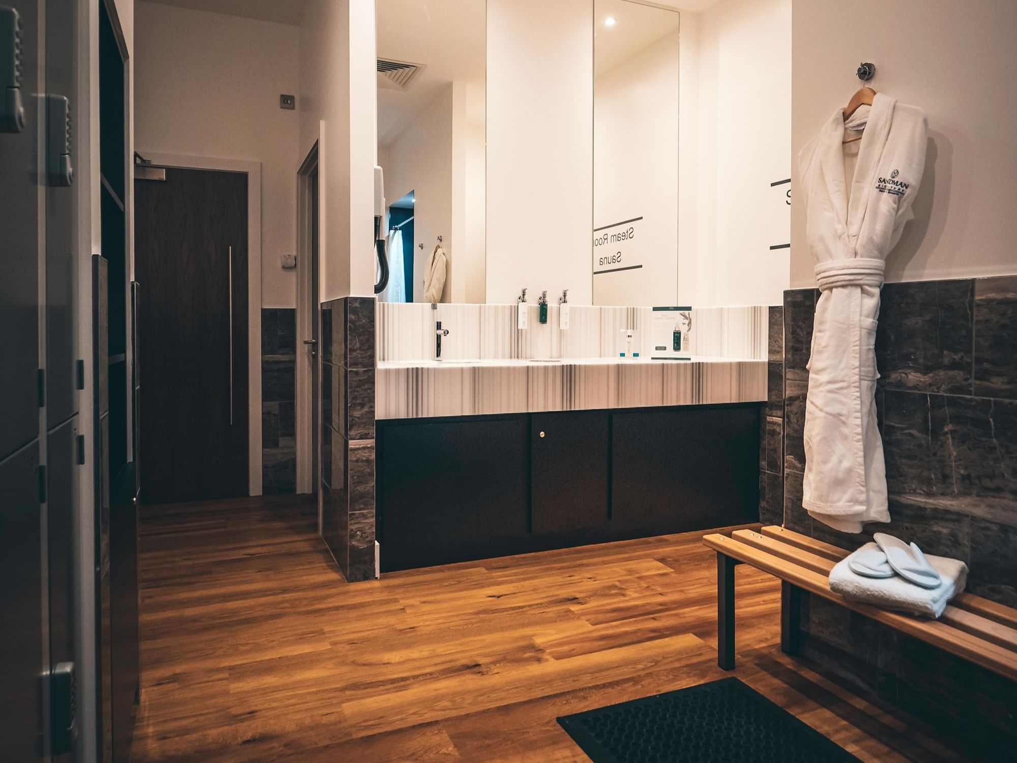 Amenities Pet Friendly Hotels Aberdeen Sandman Aberdeen