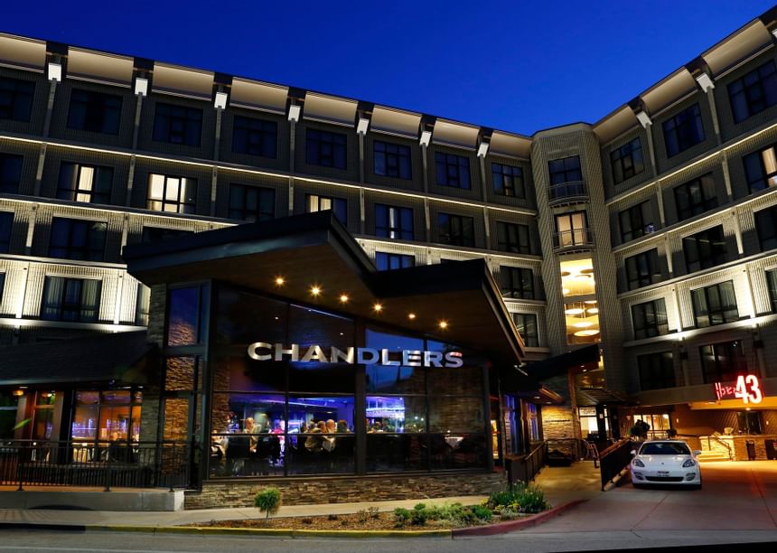 Exterior view  of Chandlers at night at Hotel 43